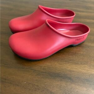 Sloggers Women's Red Mules Size 7 EUC Garden Rain Medical Work Shoes